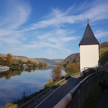 Hotel Zum Anker-Thulls Restaurant Neumagen-Dhron Eksteriør billede