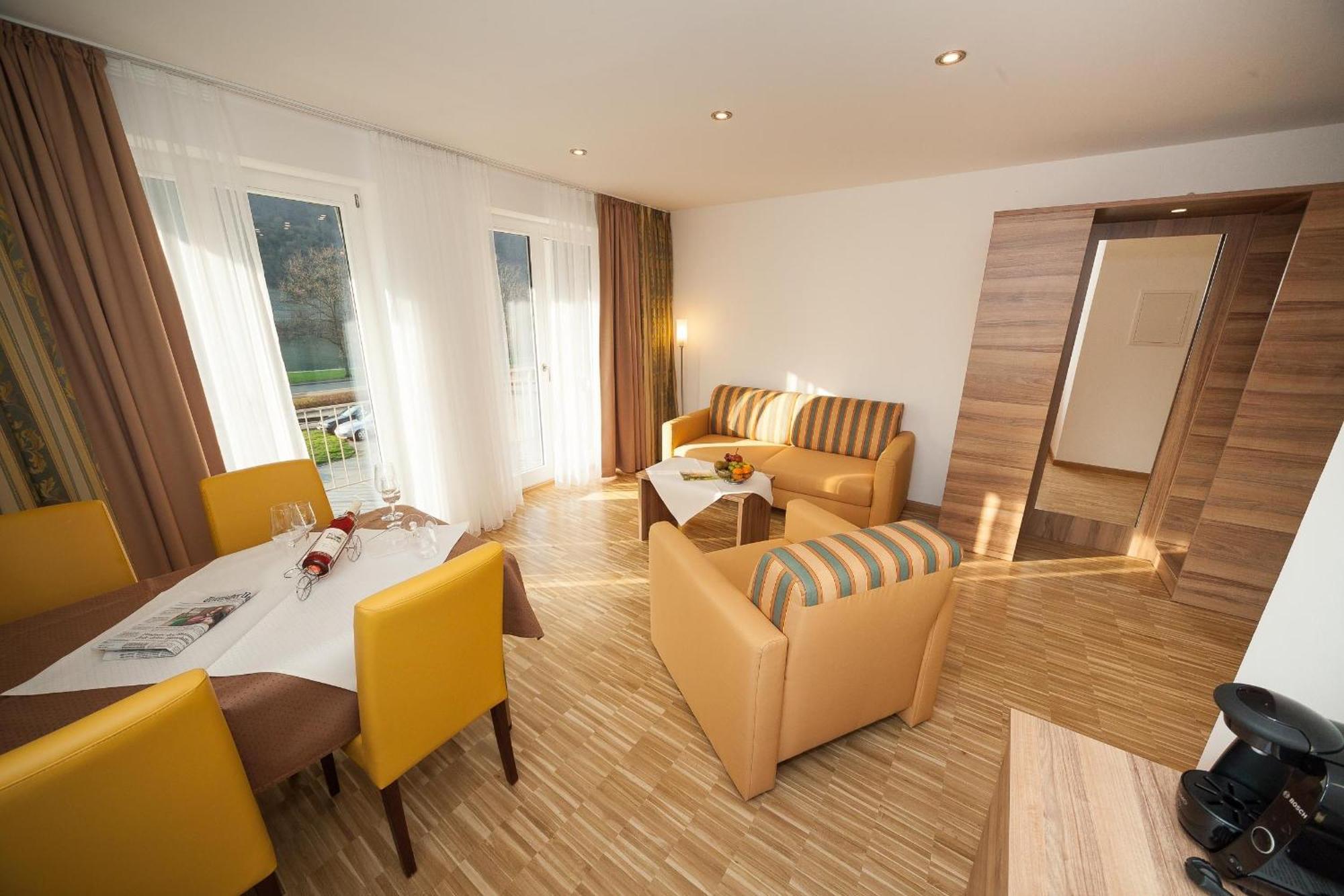 Hotel Zum Anker-Thulls Restaurant Neumagen-Dhron Eksteriør billede