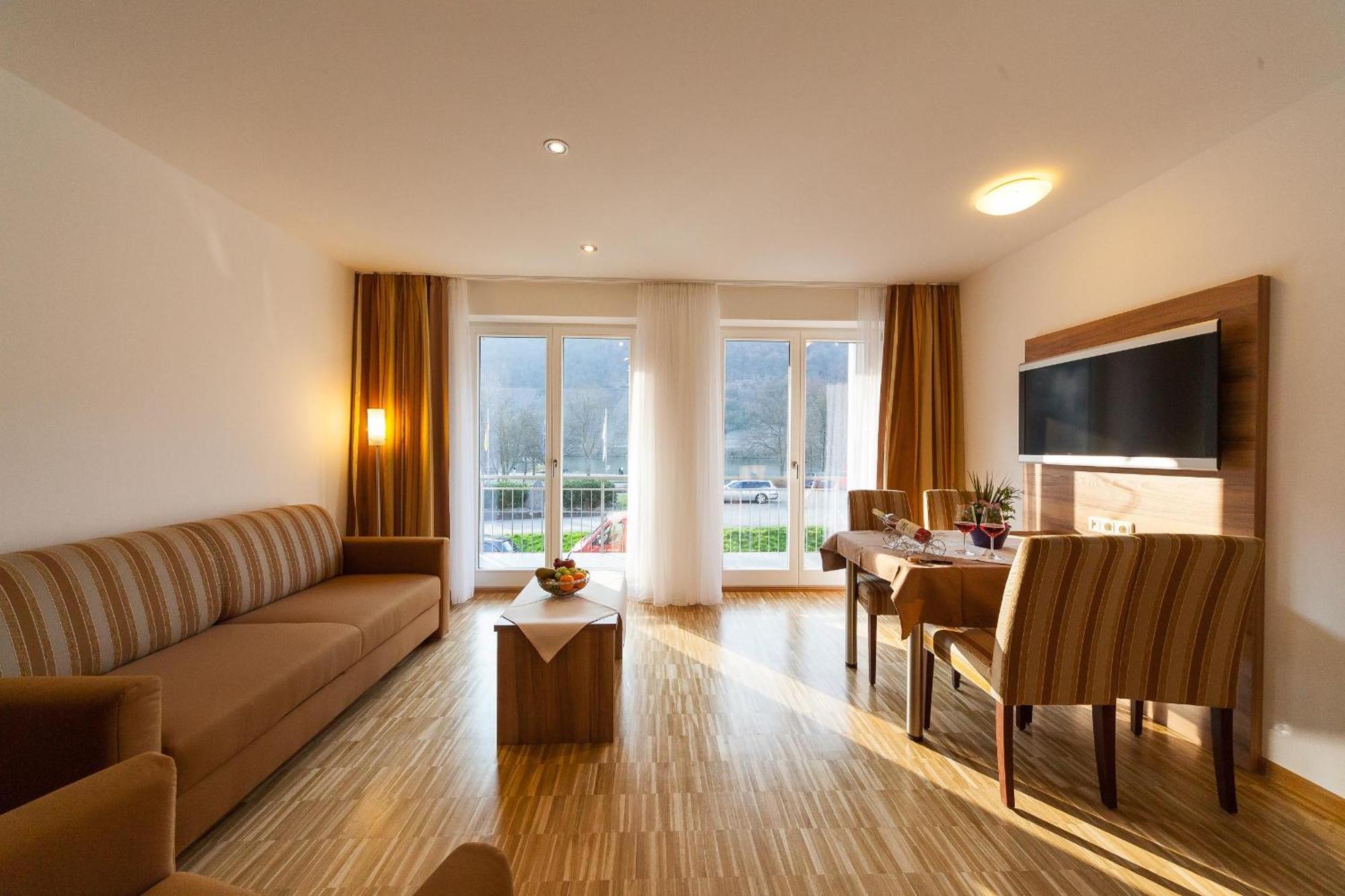 Hotel Zum Anker-Thulls Restaurant Neumagen-Dhron Eksteriør billede