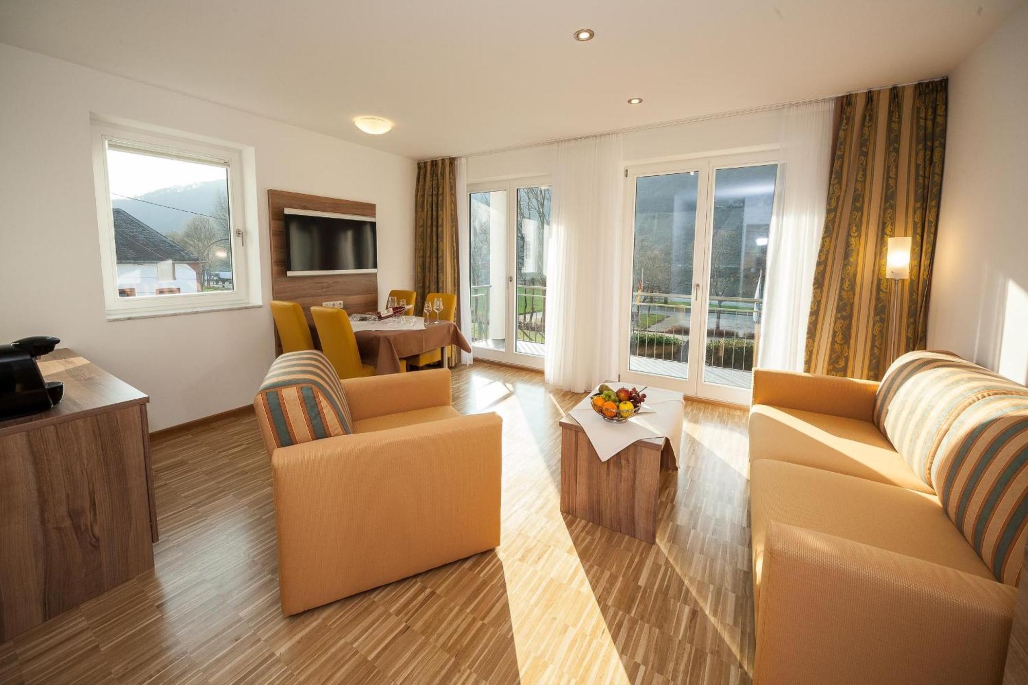 Hotel Zum Anker-Thulls Restaurant Neumagen-Dhron Eksteriør billede