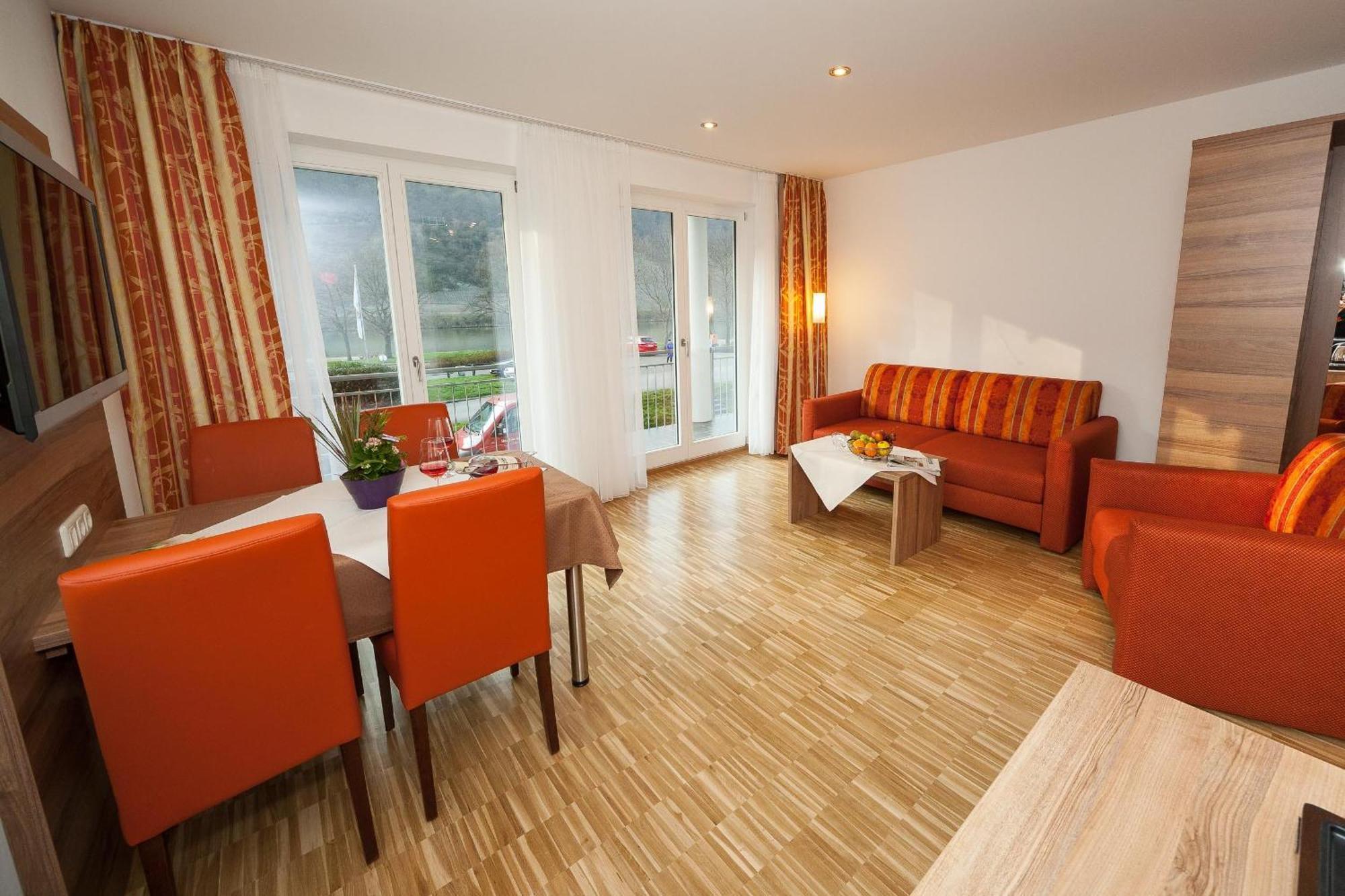Hotel Zum Anker-Thulls Restaurant Neumagen-Dhron Eksteriør billede