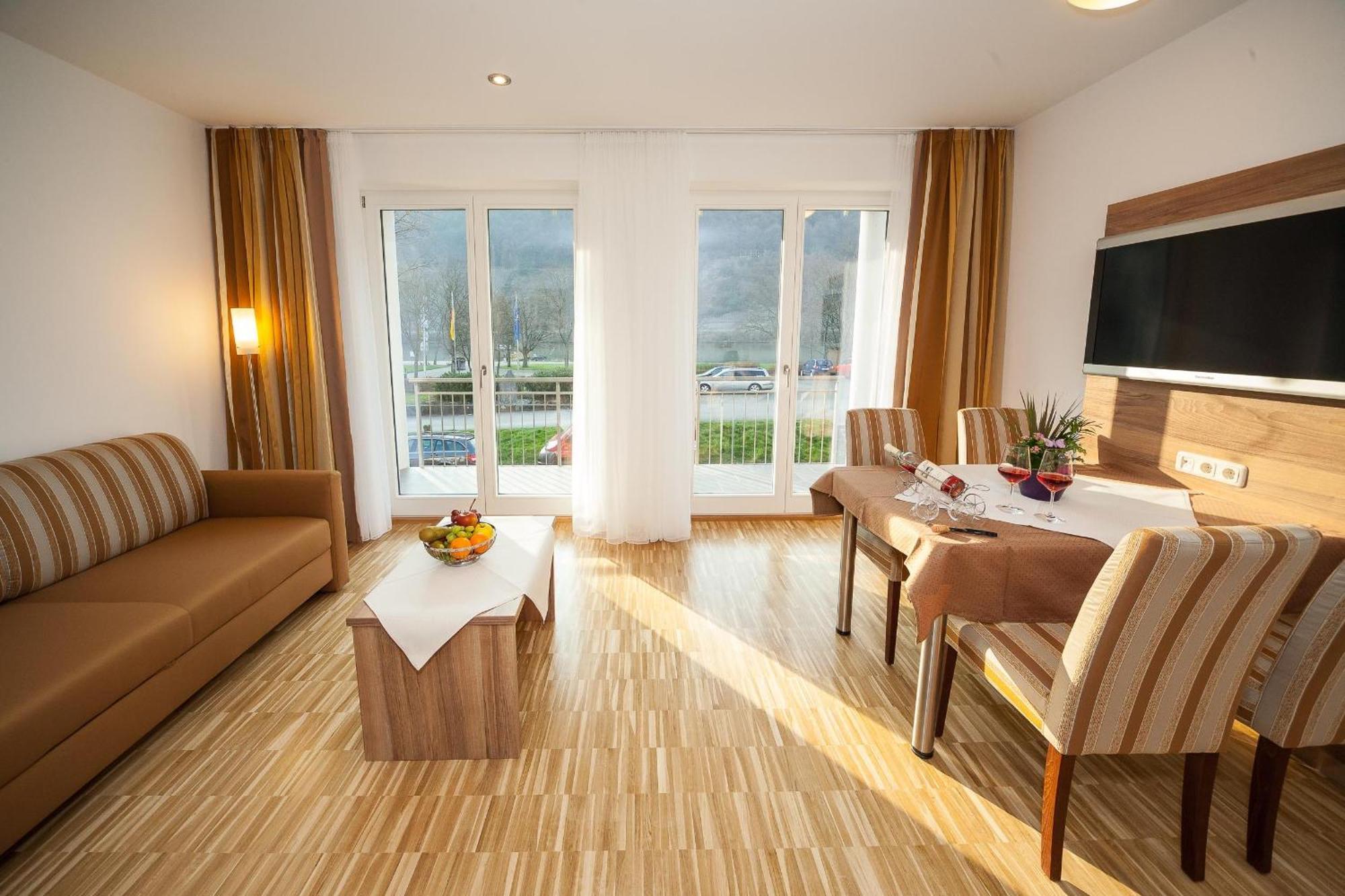 Hotel Zum Anker-Thulls Restaurant Neumagen-Dhron Eksteriør billede