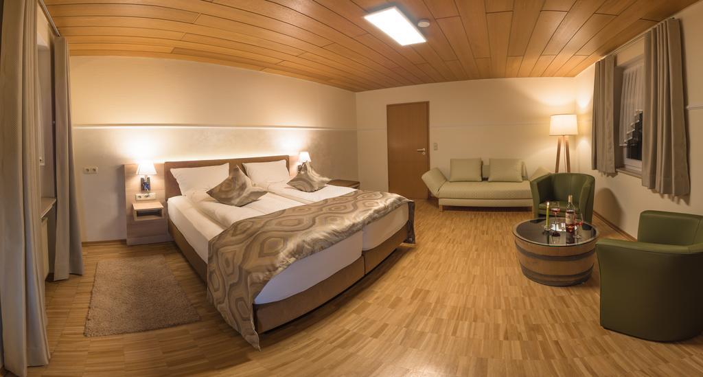 Hotel Zum Anker-Thulls Restaurant Neumagen-Dhron Eksteriør billede