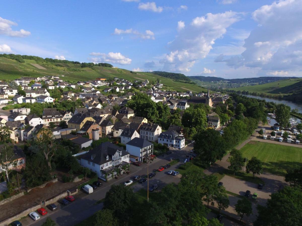 Hotel Zum Anker-Thulls Restaurant Neumagen-Dhron Eksteriør billede