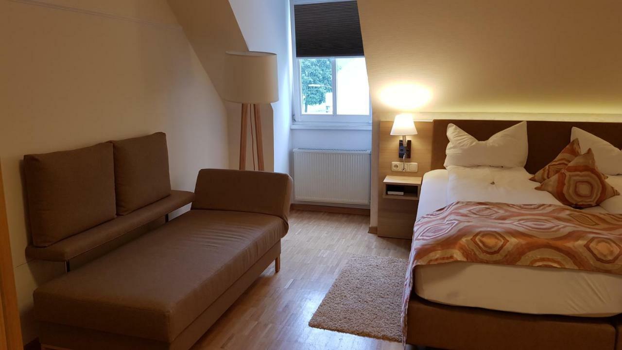 Hotel Zum Anker-Thulls Restaurant Neumagen-Dhron Eksteriør billede